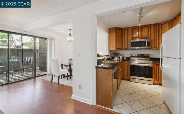108 Compton Circle, San Ramon CA: https://media.crmls.org/mediaz/510b216b-834c-400c-a327-18689029dde7.jpg