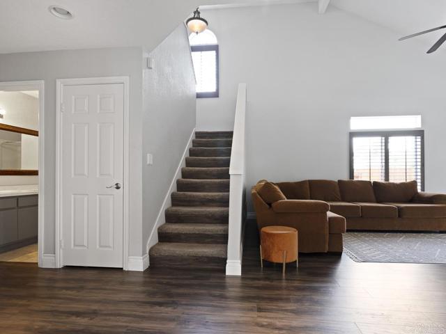 1216 Woodview Drive, Oceanside CA: https://media.crmls.org/mediaz/510b51cc-f0ba-4853-8dee-f08ad3e7e664.jpg