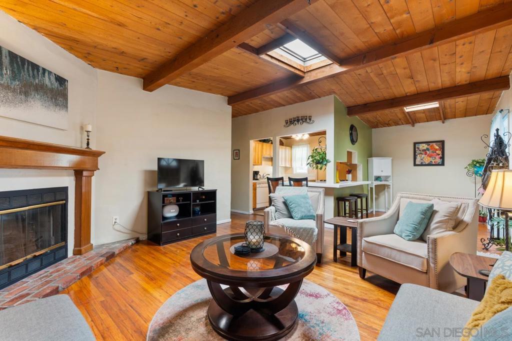 2437 Laurie - photo 15