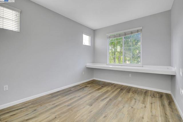 269 Alta St, Brentwood CA: https://media.crmls.org/mediaz/510ba386-67f9-4a04-a7d0-38c33ff5b950.jpg