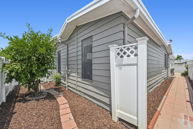 Detail Gallery Image 34 of 58 For 631 via Costa Rica, Vista,  CA 92081 - 2 Beds | 2 Baths