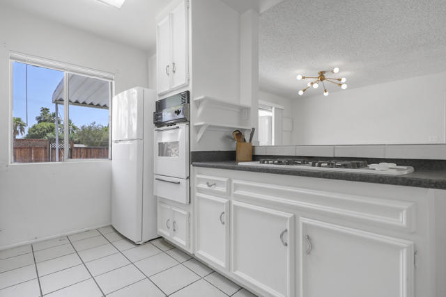 42570 Stephani Circle, Palm Desert CA: https://media.crmls.org/mediaz/510bd912-78f9-4ca9-9fc9-991fbd32af2b.jpg