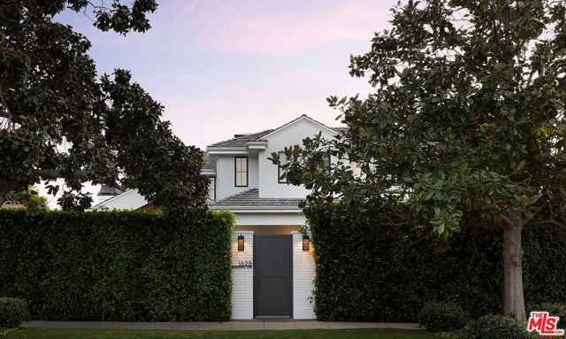 1628 Georgina Avenue, Santa Monica CA: https://media.crmls.org/mediaz/510bdbef-f394-4196-a992-6795dc50d833.jpg