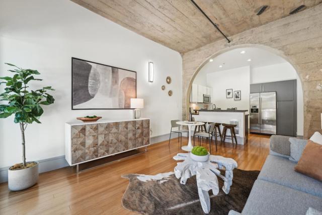 1 S Park Street, San Francisco CA: https://media.crmls.org/mediaz/510d0f2e-4813-48d0-ba11-584148d70994.jpg
