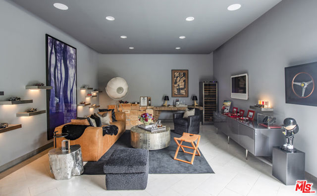 9852 San Circle, Beverly Hills CA: https://media.crmls.org/mediaz/510dc8bf-5779-4c5c-8496-98089a0f40ae.jpg