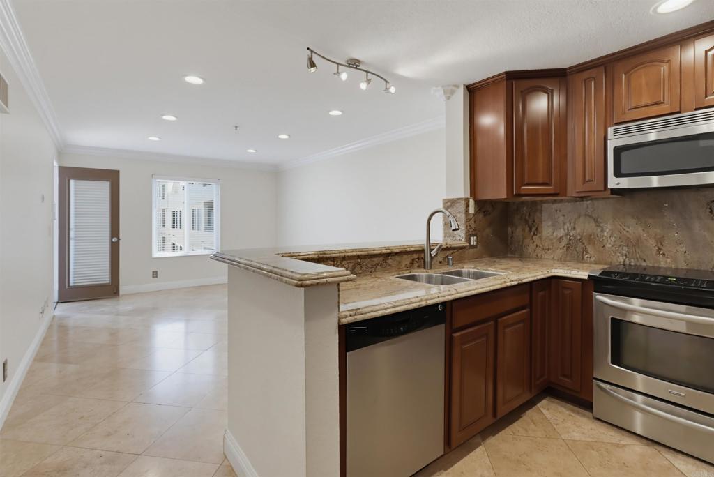 8889 Caminito Plaza Centro - photo 3