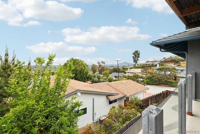 8007 Wetherly St, La Mesa CA: https://media.crmls.org/mediaz/510e8250-4bee-4428-9d58-ea9c2f0d9381.jpg