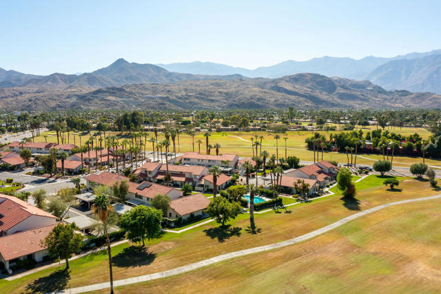 6000 Montecito Drive, Palm Springs CA: https://media.crmls.org/mediaz/510ebbc2-6775-4164-85e2-7fee81a2299a.jpg