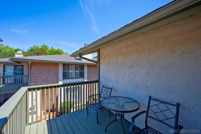 5948 Caminito Yucatan, San Diego CA: https://media.crmls.org/mediaz/510edde5-18fa-4770-9d60-40a9ecc6fe40.jpg