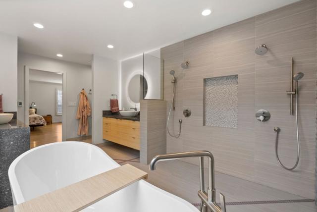 3920 Lakemead Way, Redwood City CA: https://media.crmls.org/mediaz/510ee794-03e9-45a9-b74e-b0efe8b3c955.jpg