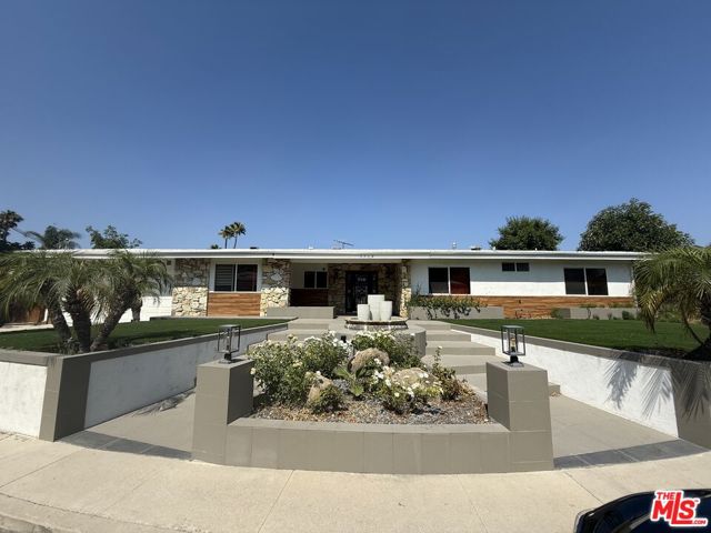 5714 El Canon Avenue, Woodland Hills CA: https://media.crmls.org/mediaz/510f60ad-bbe7-40a5-9afd-c0f0b05a4d12.jpg