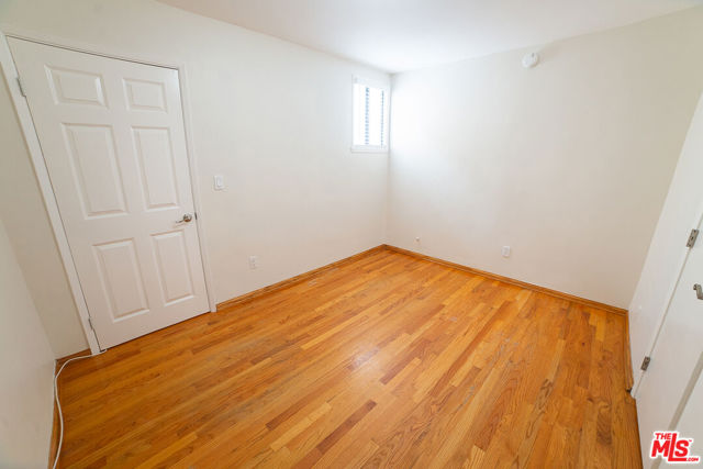 2400 Pacific Avenue, Venice CA: https://media.crmls.org/mediaz/510f8084-f7ea-44a8-8296-41f31781f8d1.jpg