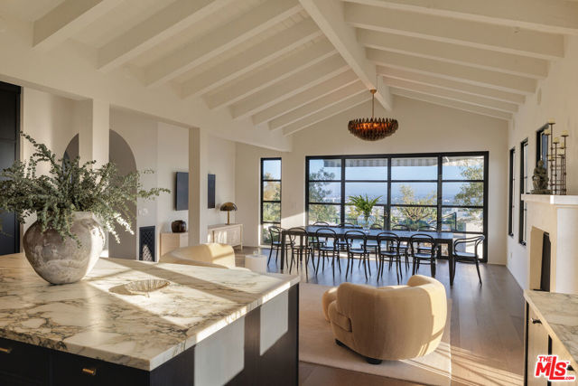 7100 La Presa Drive, Los Angeles CA: https://media.crmls.org/mediaz/510fb73f-5d1f-4420-8185-55338e4e677e.jpg