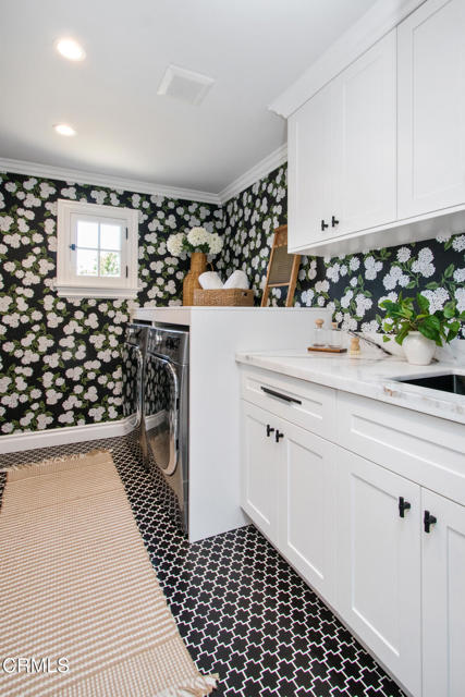 1036 S Madison Avenue, Pasadena CA: https://media.crmls.org/mediaz/511022fd-7e7d-4f41-9f68-4ef6cb165457.jpg