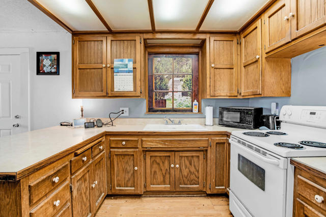55540 Shannon Road, Landers CA: https://media.crmls.org/mediaz/511156b3-9b1c-44eb-854f-a0945393d2f7.jpg