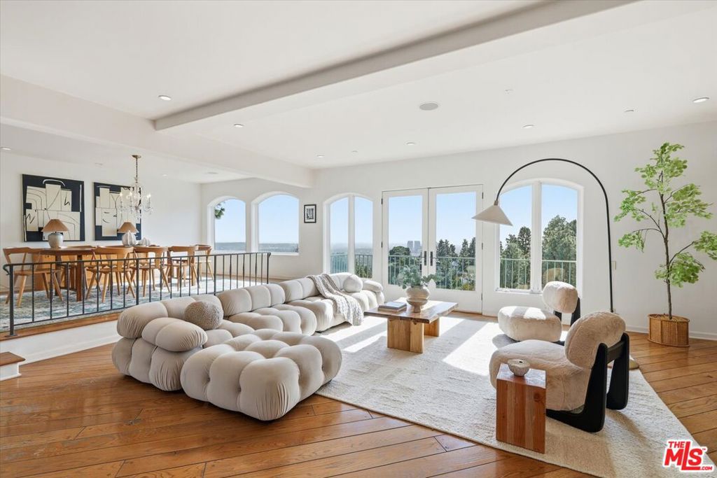 1284 Lago Vista Drive