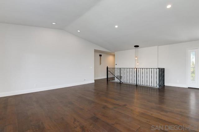 1080 Landavo Rancho Rd, Escondido CA: https://media.crmls.org/mediaz/511237d8-b2ef-453d-b8d9-9ff0f508ef6d.jpg