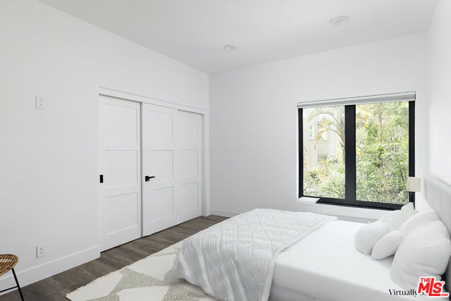28902 Verde Mesa Lane, Malibu CA: https://media.crmls.org/mediaz/51126de2-f540-405c-be1b-119028d25726.jpg