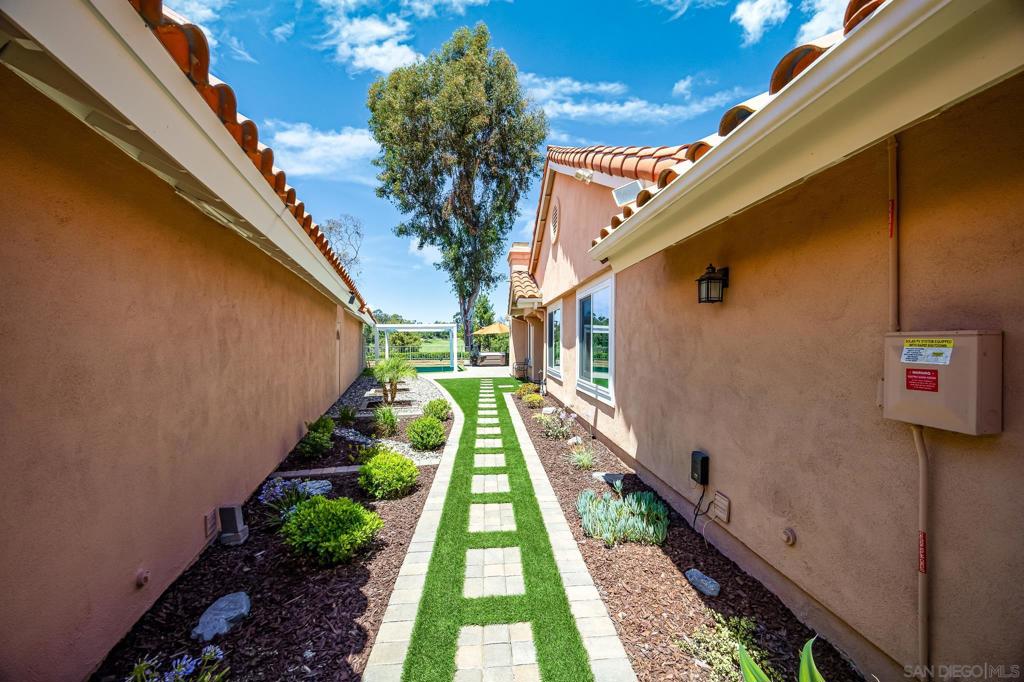 MLS #250032992SD img 28