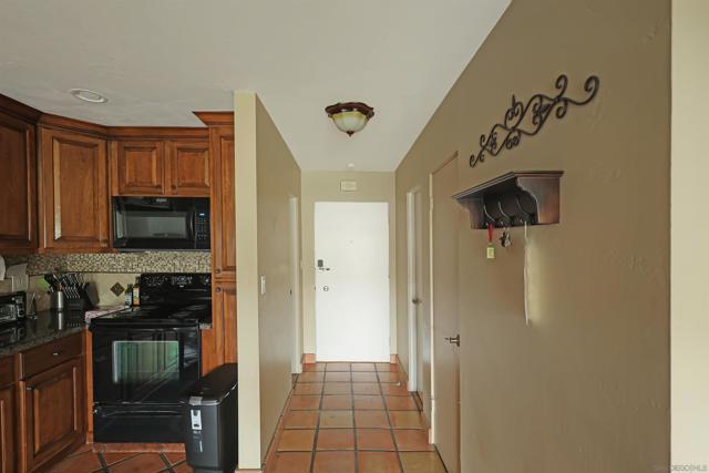 2003 Costa Del Mar Rd, Carlsbad CA: https://media.crmls.org/mediaz/5112d3da-1d93-4e86-9cc1-63525d0f535d.jpg
