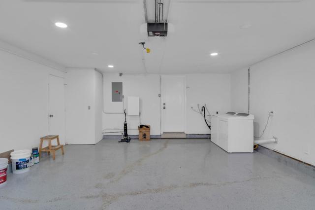 2921 Daisy Court, Union City CA: https://media.crmls.org/mediaz/511339ae-6f18-43c1-a484-acd686065eb1.jpg