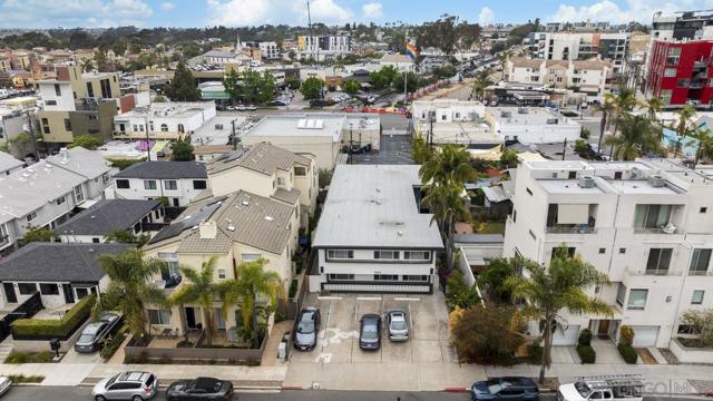 1464 Essex St, San Diego CA: https://media.crmls.org/mediaz/51136fd8-2642-4e7a-892d-20d0f246258f.jpg