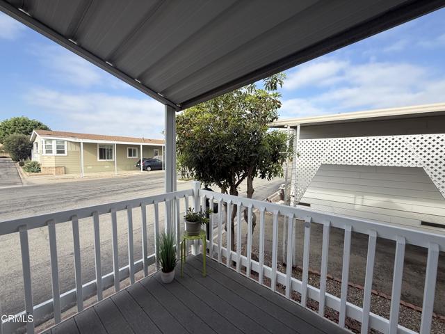 7 Wisteria Way, Ventura CA: https://media.crmls.org/mediaz/511380cf-e1da-4b2d-a908-b84a93326071.jpg