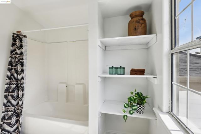 3064 E 15Th St, Oakland CA: https://media.crmls.org/mediaz/5113d173-2cf1-4e4c-8837-1c32da8c1c31.jpg