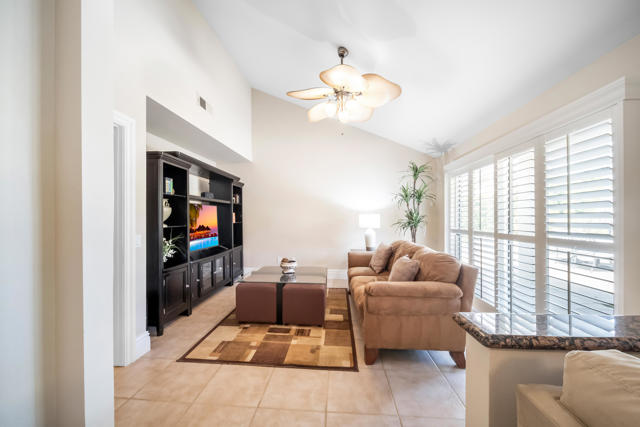 43512 Via Magellan Drive, Palm Desert CA: https://media.crmls.org/mediaz/5114482a-9bba-49b4-841c-1912dfdc5ef0.jpg