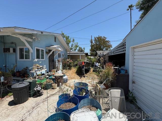 14308 Miranda St, Van Nuys CA: https://media.crmls.org/mediaz/5114d2af-61cd-4358-9e53-f561a8698c2e.jpg