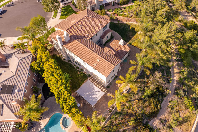 13290 Red Bird Court, Moorpark CA: https://media.crmls.org/mediaz/51171c4b-4e00-4366-a702-1f20e05d6c30.jpg