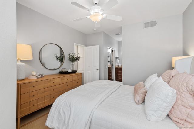 12029 World Trade Dr Unit 2, San Diego CA: https://media.crmls.org/mediaz/51173667-2bc7-458d-90ad-ad3f9340a223.jpg