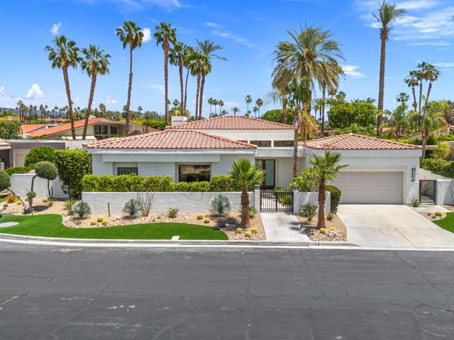49 Mission Palms E Drive, Rancho Mirage CA: https://media.crmls.org/mediaz/511743ac-7296-4451-95bb-533d4e14f6ee.jpg