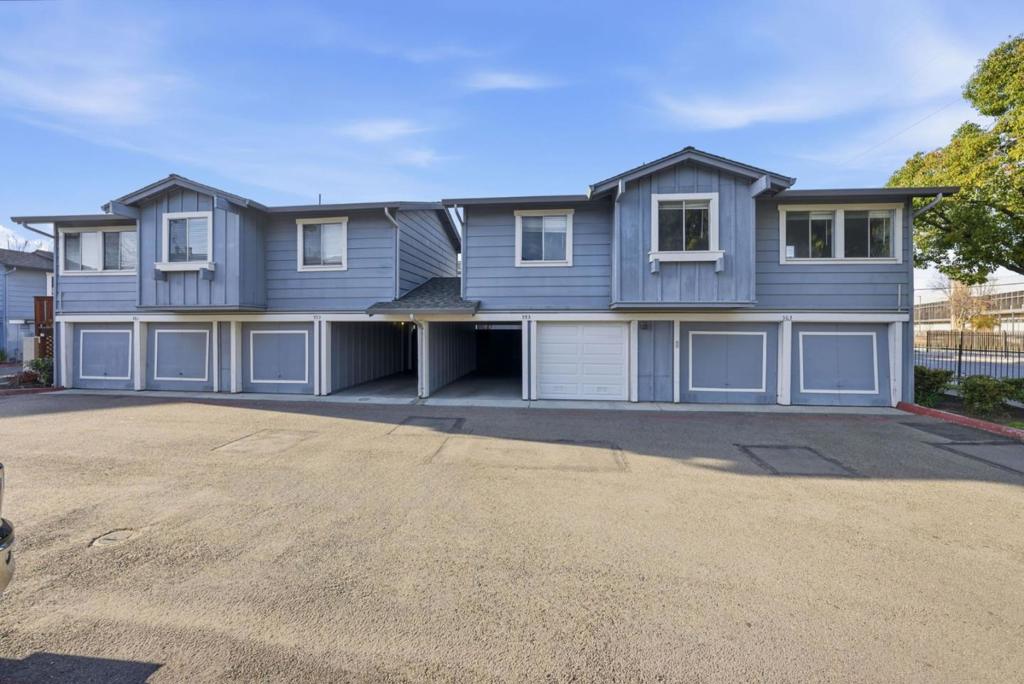 https://media.crmls.org/mediaz/51175588-be23-4d26-aa7a-bbfe67895c84.jpg?preset=X-Large