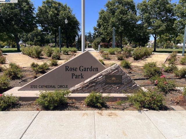 1178 Tropicana Ln, Brentwood CA: https://media.crmls.org/mediaz/5117e37e-63b9-4f27-bf39-f174f88a9acd.jpg