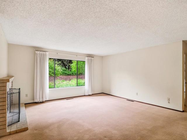 7391 Via Cantares, San Jose CA: https://media.crmls.org/mediaz/511821fc-a6b1-45bd-8078-16921d1c39da.jpg