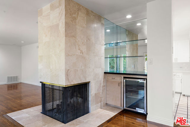 3761 Sheridge Drive, Sherman Oaks CA: https://media.crmls.org/mediaz/5118d0f5-6187-4a3b-bbac-7d90f7ce92f2.jpg