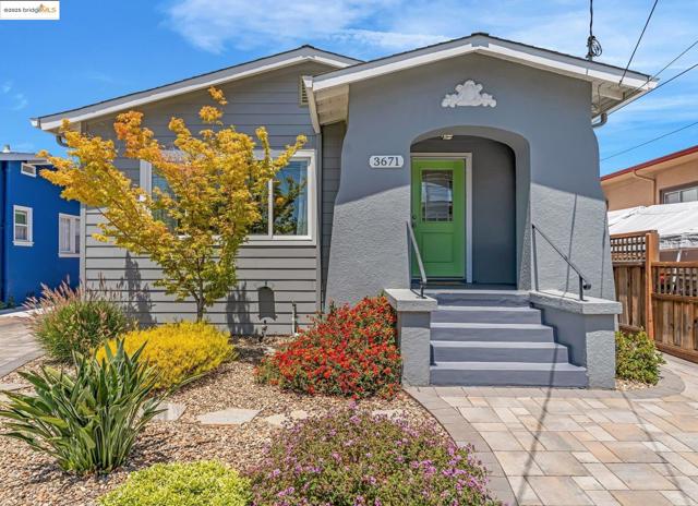 3671 38th Ave, Oakland, California 94619, 3 Bedrooms Bedrooms, ,1 BathroomBathrooms,Single Family Residence,For Sale,38th Ave,41100245