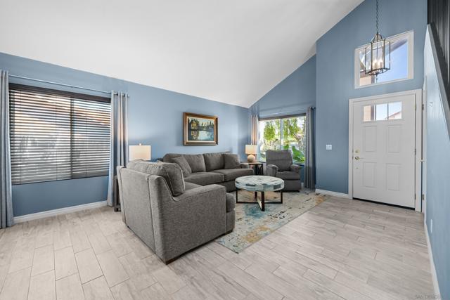 13170 Entreken Ave,  CA: https://media.crmls.org/mediaz/5119fe5d-baf8-490e-9467-7be5521d9efa.jpg