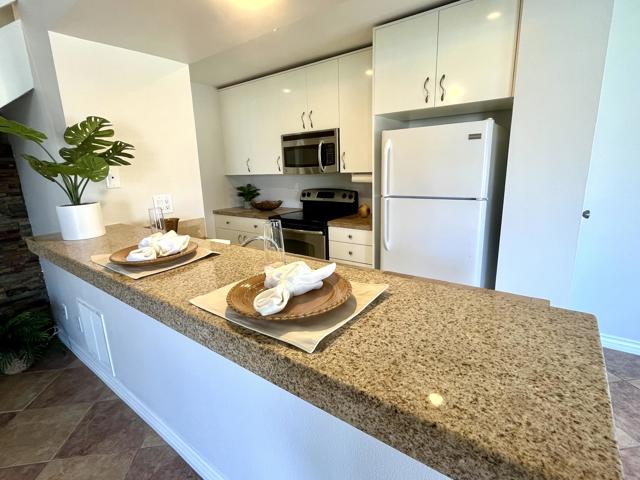 Image 10 of 26 For 72534 Edgehill Drive 2