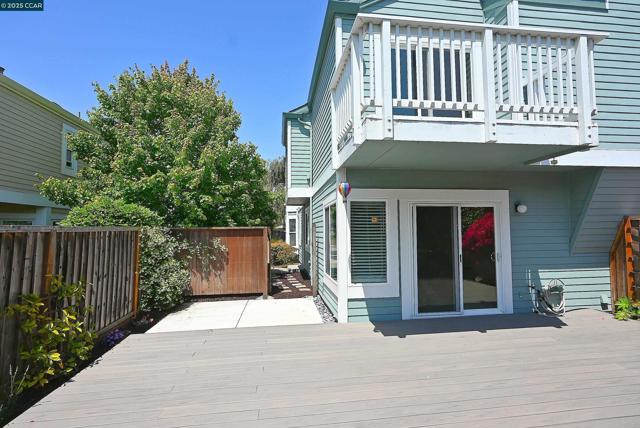 27 Shepardson, Alameda CA: https://media.crmls.org/mediaz/511afbe0-bbc1-4fcf-a698-e67edcf89d8f.jpg