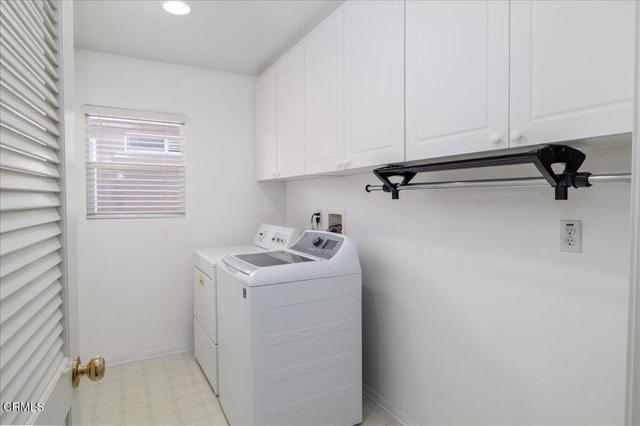 29065 Madrid Place, Castaic CA: https://media.crmls.org/mediaz/511b9a5e-8c87-4d43-bae1-c8948a8c8c11.jpg