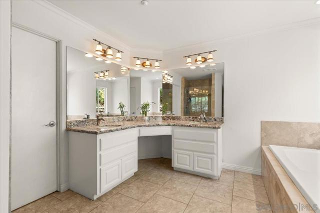 2342 CARIOCA PL, Vista CA: https://media.crmls.org/mediaz/511cfde2-ce03-4f55-b3e8-59c68bad714e.jpg