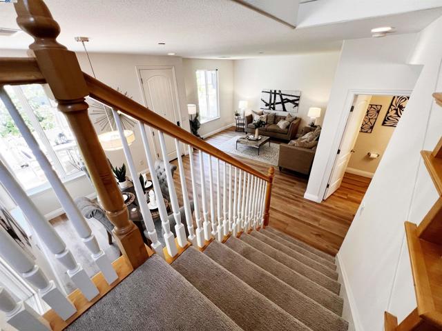 49031 Woodgrove Cmn, Fremont CA: https://media.crmls.org/mediaz/511def49-d931-414d-b688-674071f58240.jpg