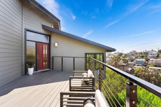 1695 Neale St, San Diego CA: https://media.crmls.org/mediaz/511e126d-87e2-401e-81f4-9c4d6f74e890.jpg