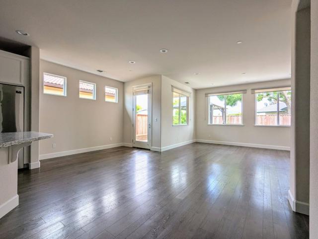 721 Segovia Drive, Hollister CA: https://media.crmls.org/mediaz/511ebf4f-5fab-4395-bd7a-7ecdadb951e2.jpg