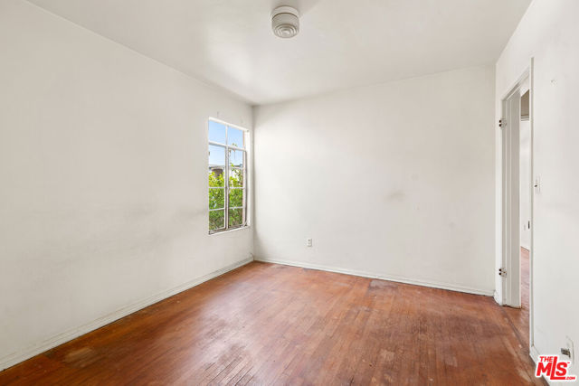 12926 Bonaparte Avenue, Los Angeles CA: https://media.crmls.org/mediaz/511ef4d3-54f8-4d82-840a-a5b1345b8810.jpg