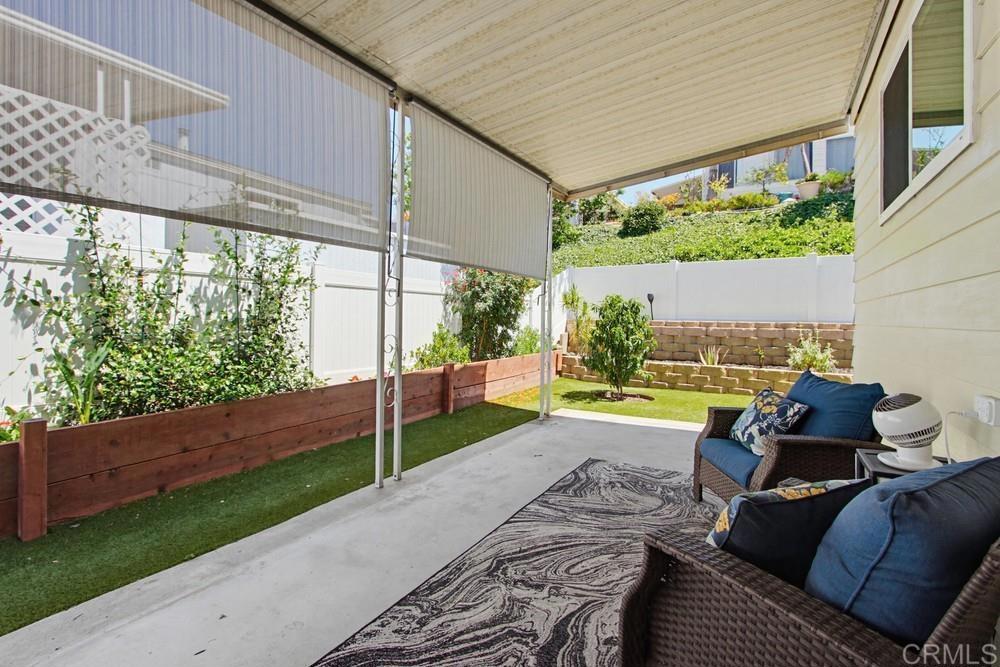 https://media.crmls.org/mediaz/511fa57f-e427-41fc-a169-ab1596dc9f22.jpg?preset=X-Large