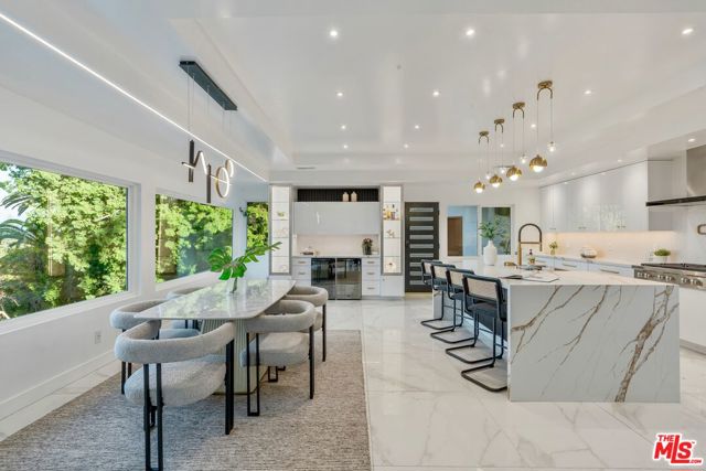 4854 Brewster Drive, Tarzana CA: https://media.crmls.org/mediaz/511fa710-01b4-4abb-91f3-730a6de91e63.jpg