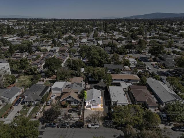 441 Vera Avenue, Redwood City CA: https://media.crmls.org/mediaz/511fd9c1-334e-4d67-9b54-52ae18f8c273.jpg
